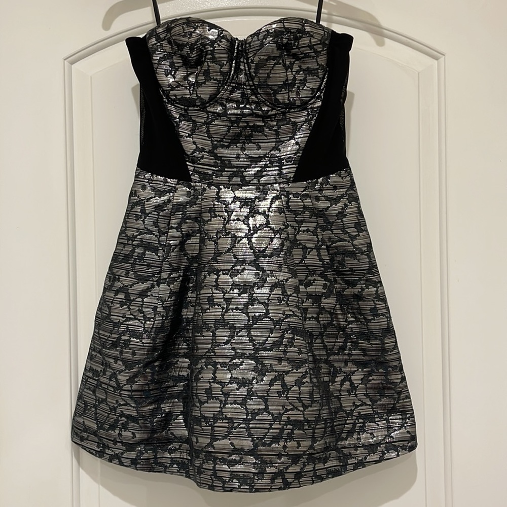 Bebe Mini Party Dress Sweetheart neckline w/sheer sides T-cup A-line style Small